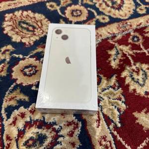 Apple iPhone 13 128GB White - Refurbished product image 2